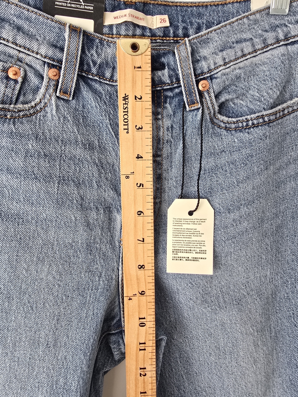 Levis Premium Wedgie Straight Jeans Women  Light Wash NWT - Picture 6 of 10